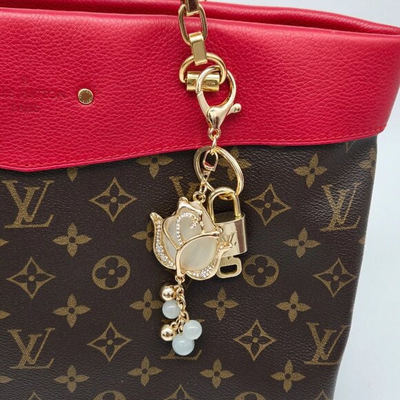 Authentic Louis Vuitton Lock & Key with unbranded Rose Bagcharm, Keycharm - Picture 1 of 5